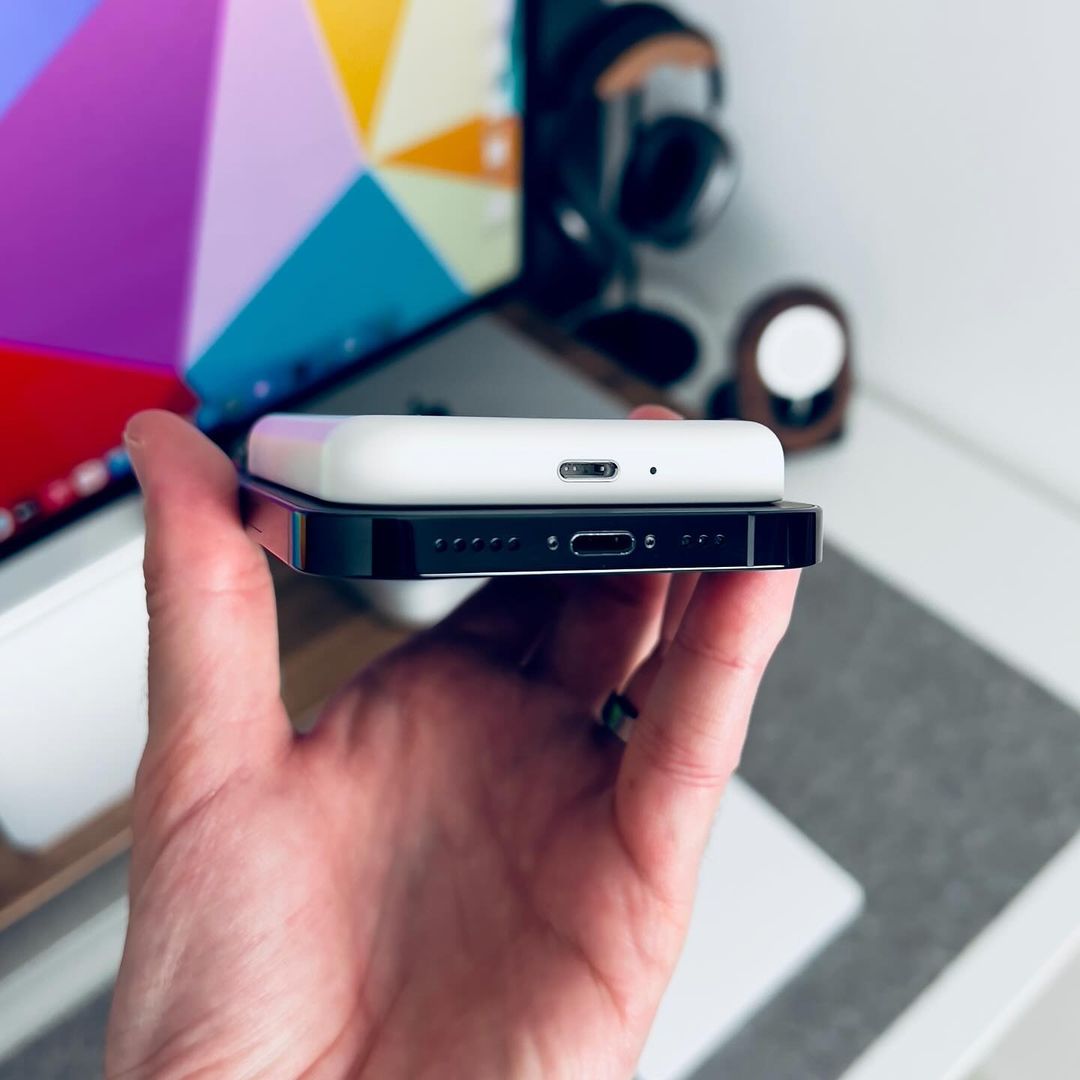 Wireless Power Bank 5,000 mAh Fast Charging - Flash Sale !!